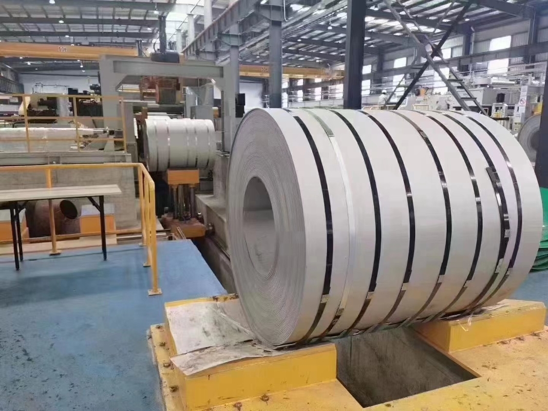 ASTM 430 321 bobinas de acero inoxidables de los SS laminó el espejo de la rayita de 0.5m m