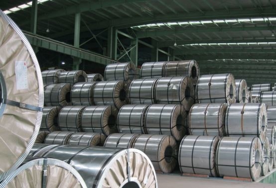0.3mm-3.0mm de acero inoxidable para cortar la bobina de la tira. Paquete de exportación estándar 1000mm.